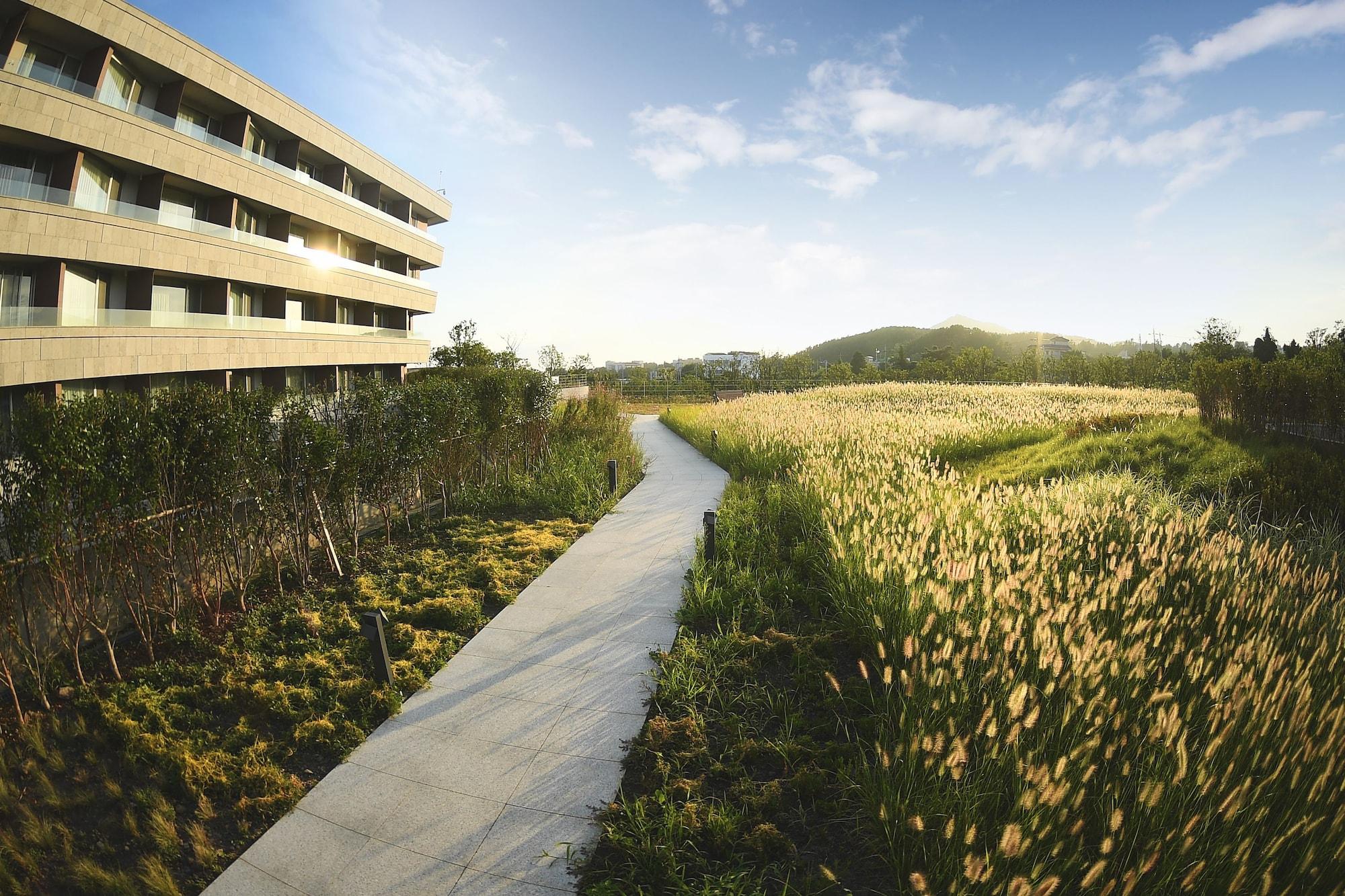 Hidden Cliff Hotel And Nature Seogwipo Esterno foto